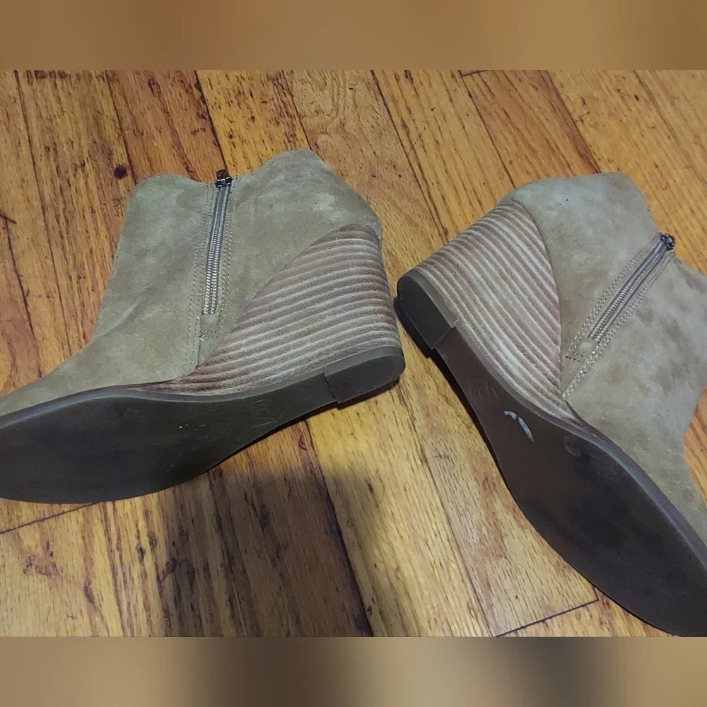 Lucky Brand Ankle Boots 8M Brown Suede Yakeena Side Zip Wedge Boho Cabincore